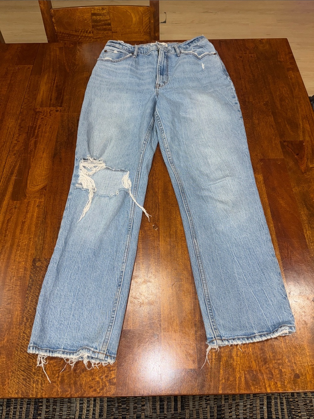 Abercrombie & Fitch Women’s Curve Love The ‘90s Straight Ultra High Rise Jeans
